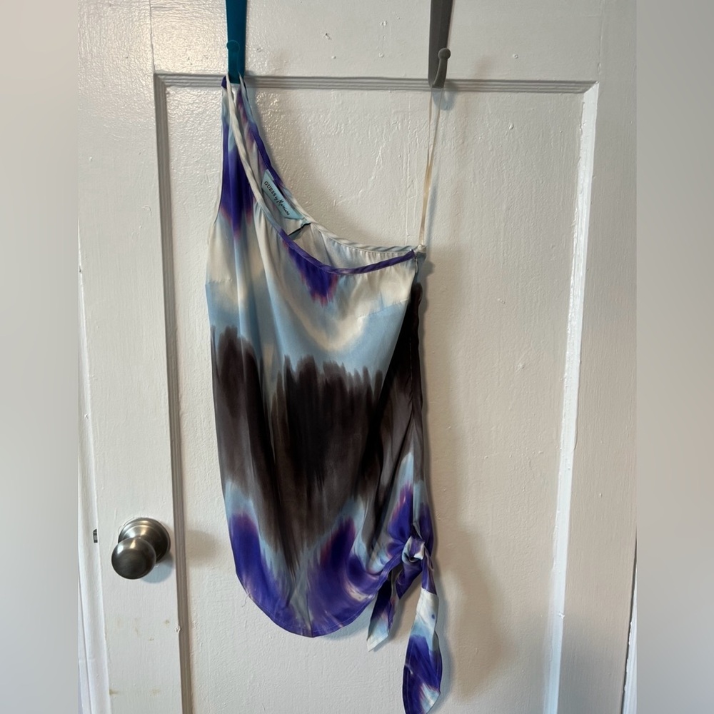 One shoulder top by Guess